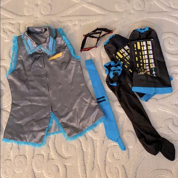 hatsune miku cosplay full outfit - Picture 2 of 3